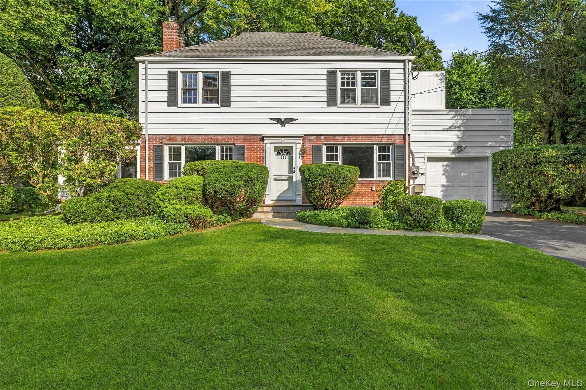 999 Knollwood Road