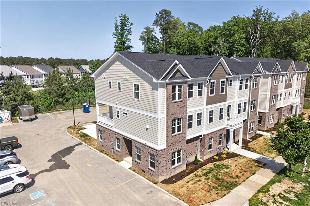 615 Commonwealth Drive