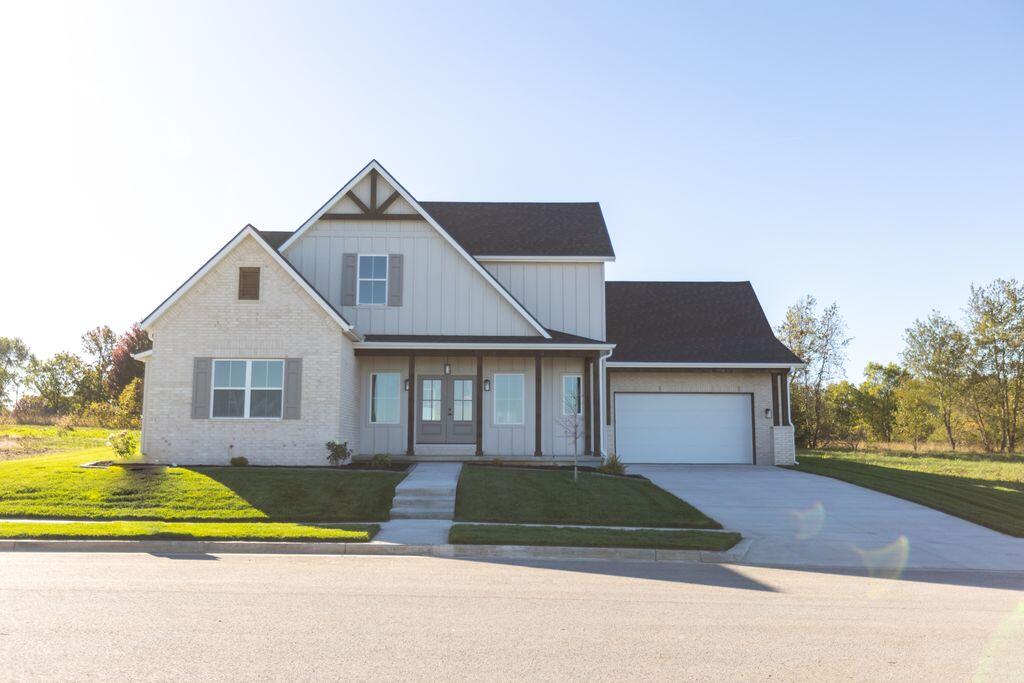 1319 E Valley Trail Drive