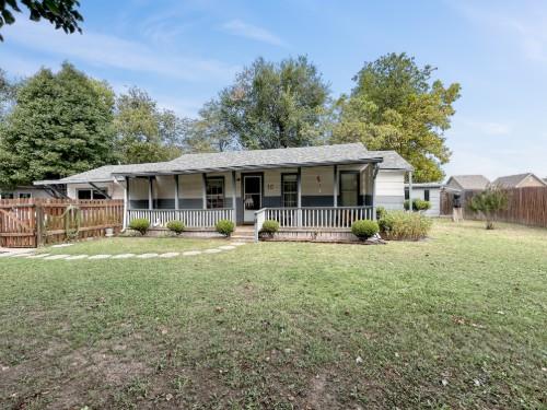 This charming Ranch Home in Norman is a fantastic find home and ADU! Here’s a summary of its features Centrally located near shopping, restaurants, and the University of Oklahoma. 3 bedrooms 2 full bathrooms in main houses, an additional bedroom/living space with a kitchenette and bathroom in the ADU (Accessory Dwelling Unit).
Living Space area with bright windows. Open layout connecting the living, dining, and kitchen areas, enhancing the sense of space. Kitchen Eat-in dining area, ideal for entertaining. Equipped with a freestanding stove, dishwasher, and ample storage. Additional Features Laundry space and extra storage throughout the home. Large, fully fenced yard with a storage shed and carport. Benefits Historic tree-lined streets add to the appeal. Two full bathrooms in the main house and an additional bath in the ADU for convenience. A great deal for its location and amenities. Home and ADU sf separate. 
A perfect starter home for students or first-time homeowners, offering a blend of charm, convenience, and functionality.