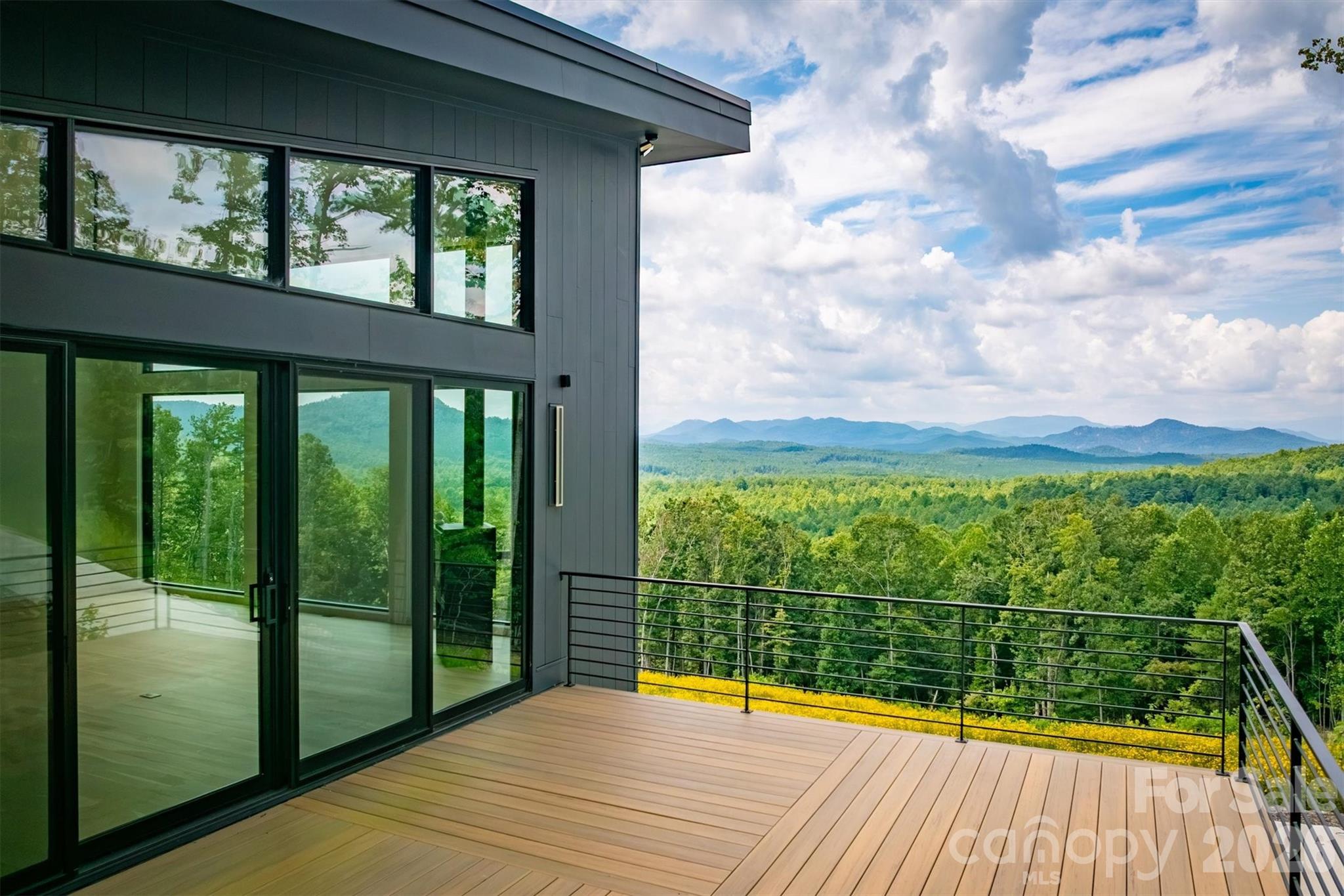 463 Summit Trail