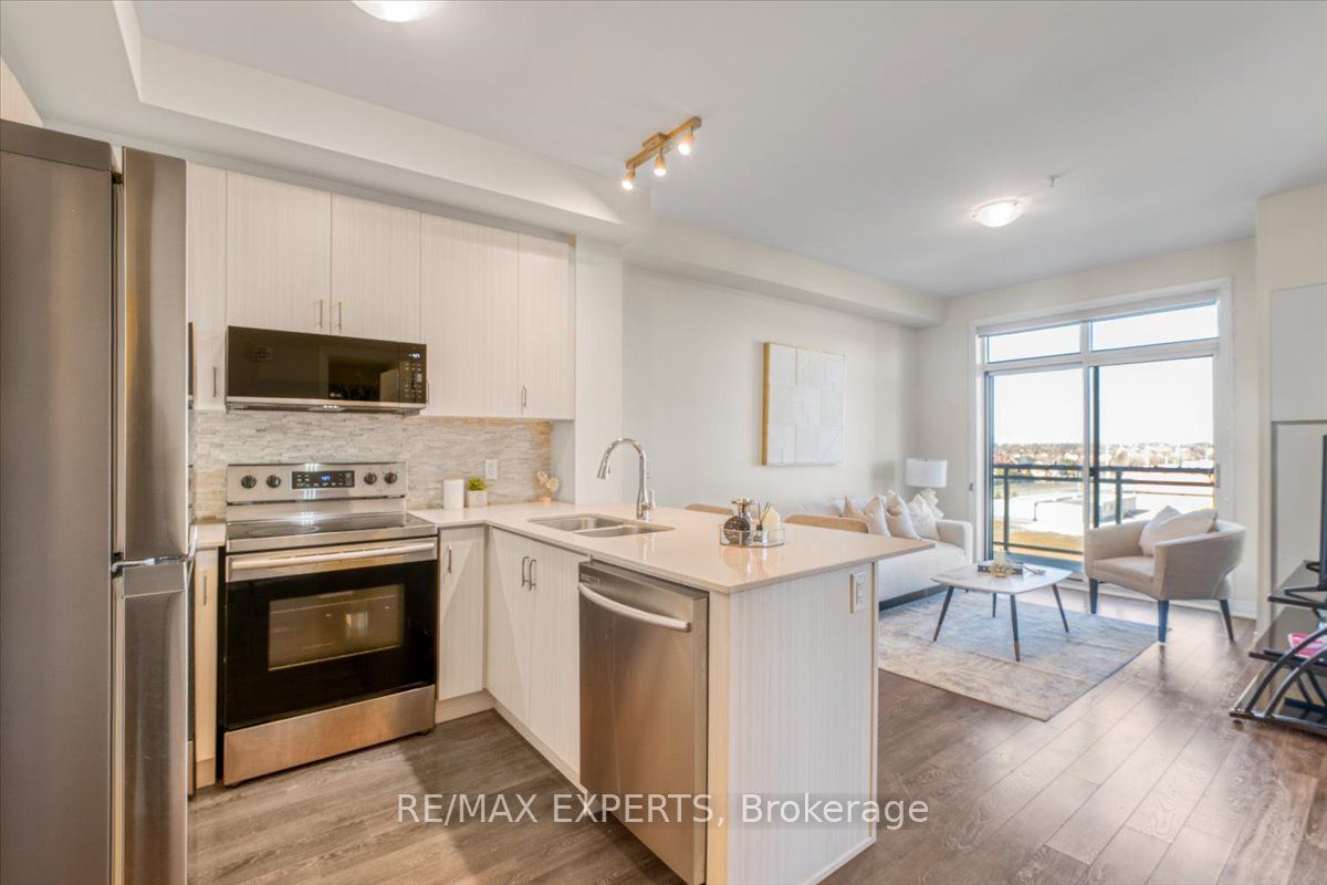 1105 E Leger Way 527