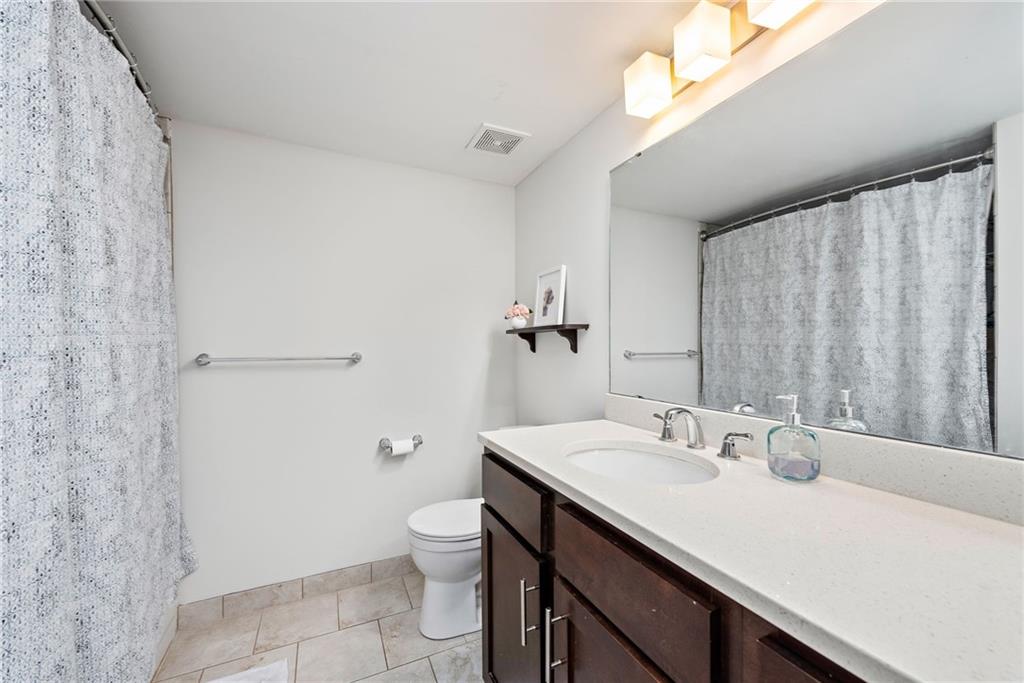 905 Washington Street 103