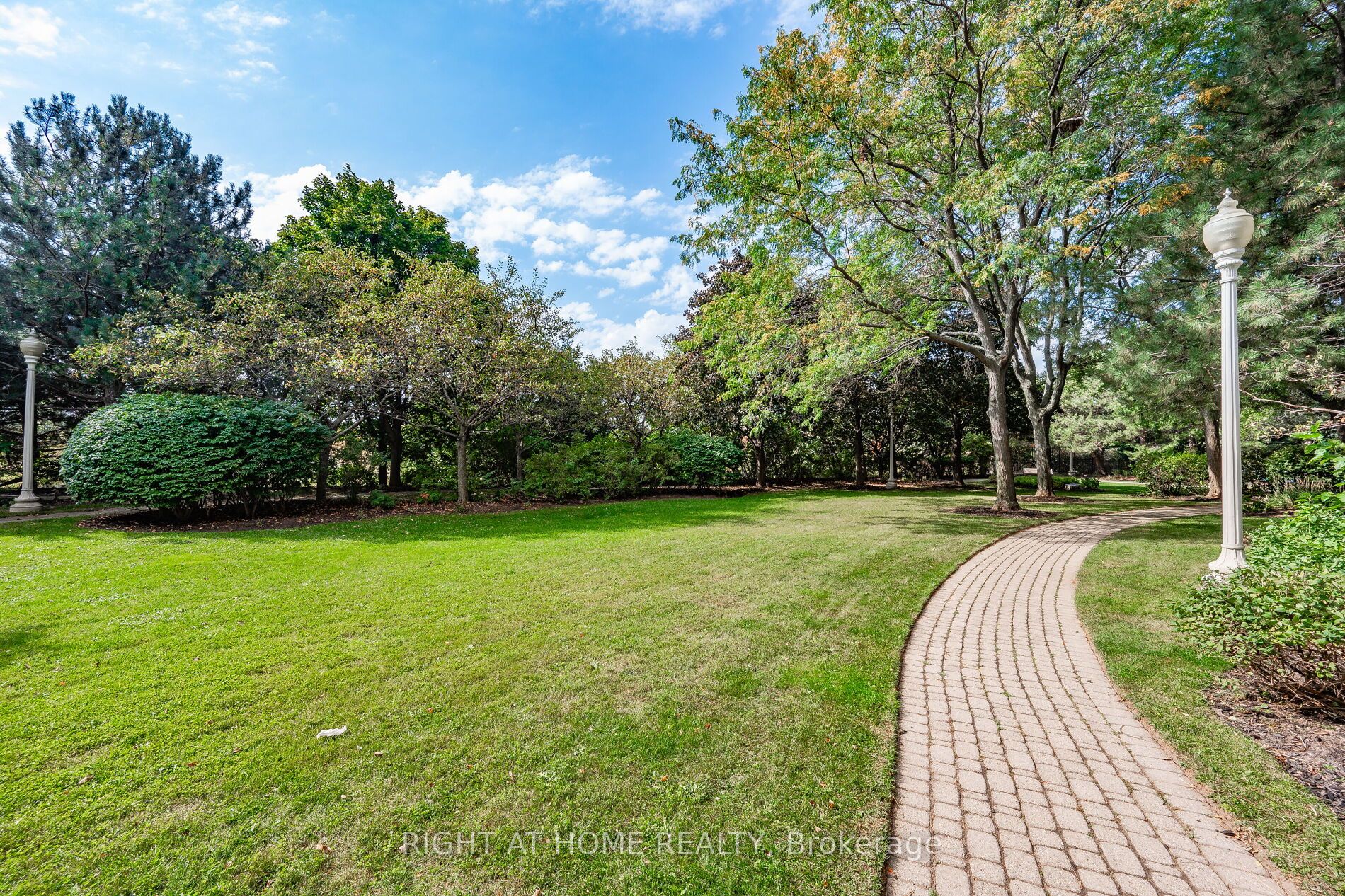 45 Kingsbridge Garden Circ 503