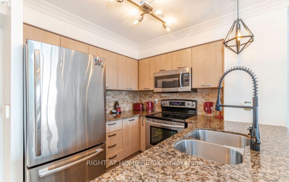 55 Harrison Garden Blvd 703