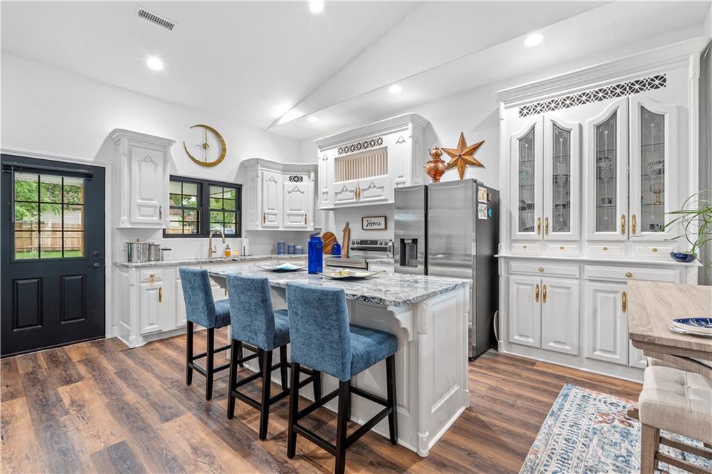 427 W Walnut Street