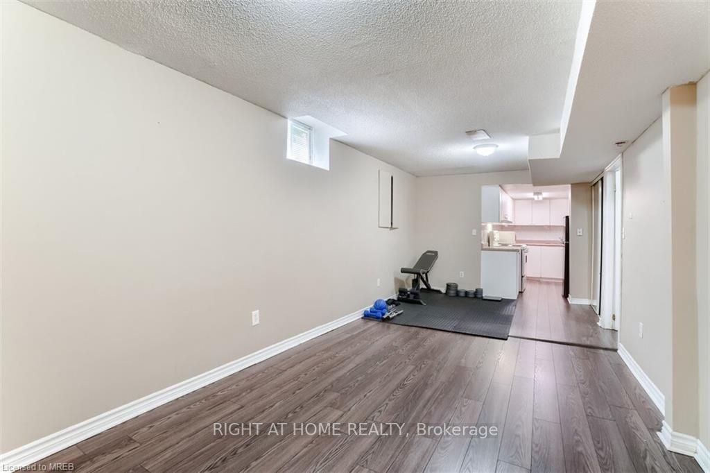 3020 Hawktail Cres