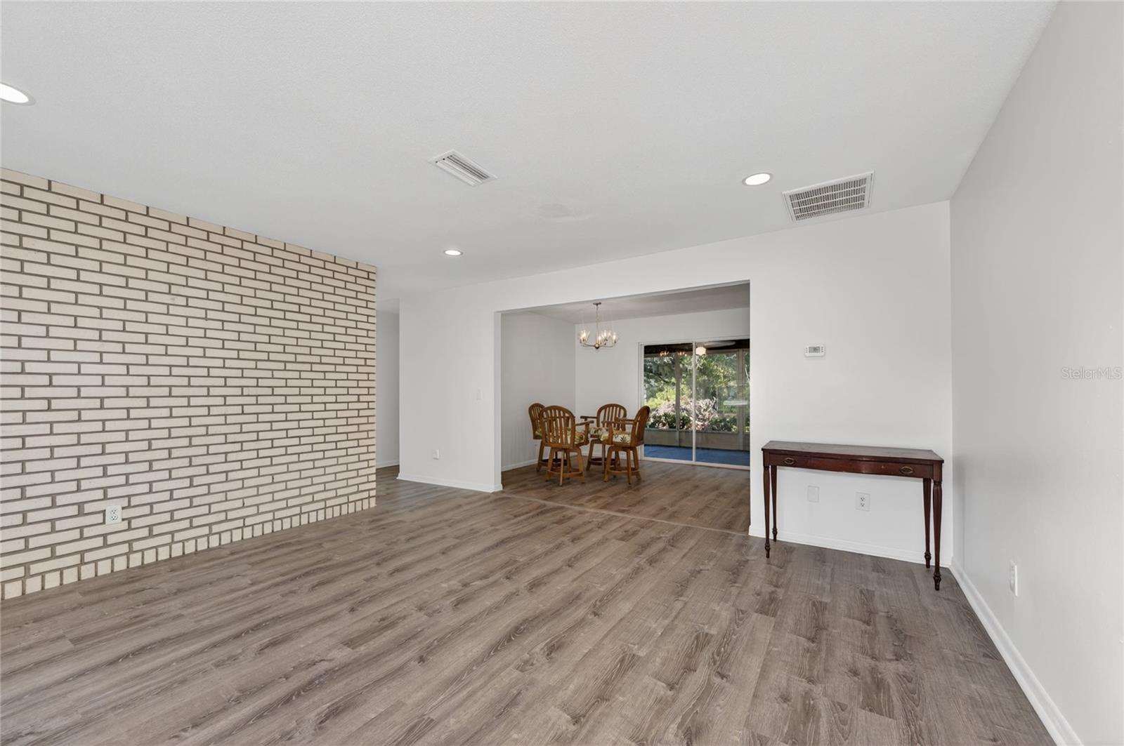 2751 Park Avenue