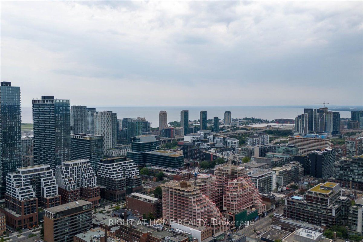 11 Charlotte St 402