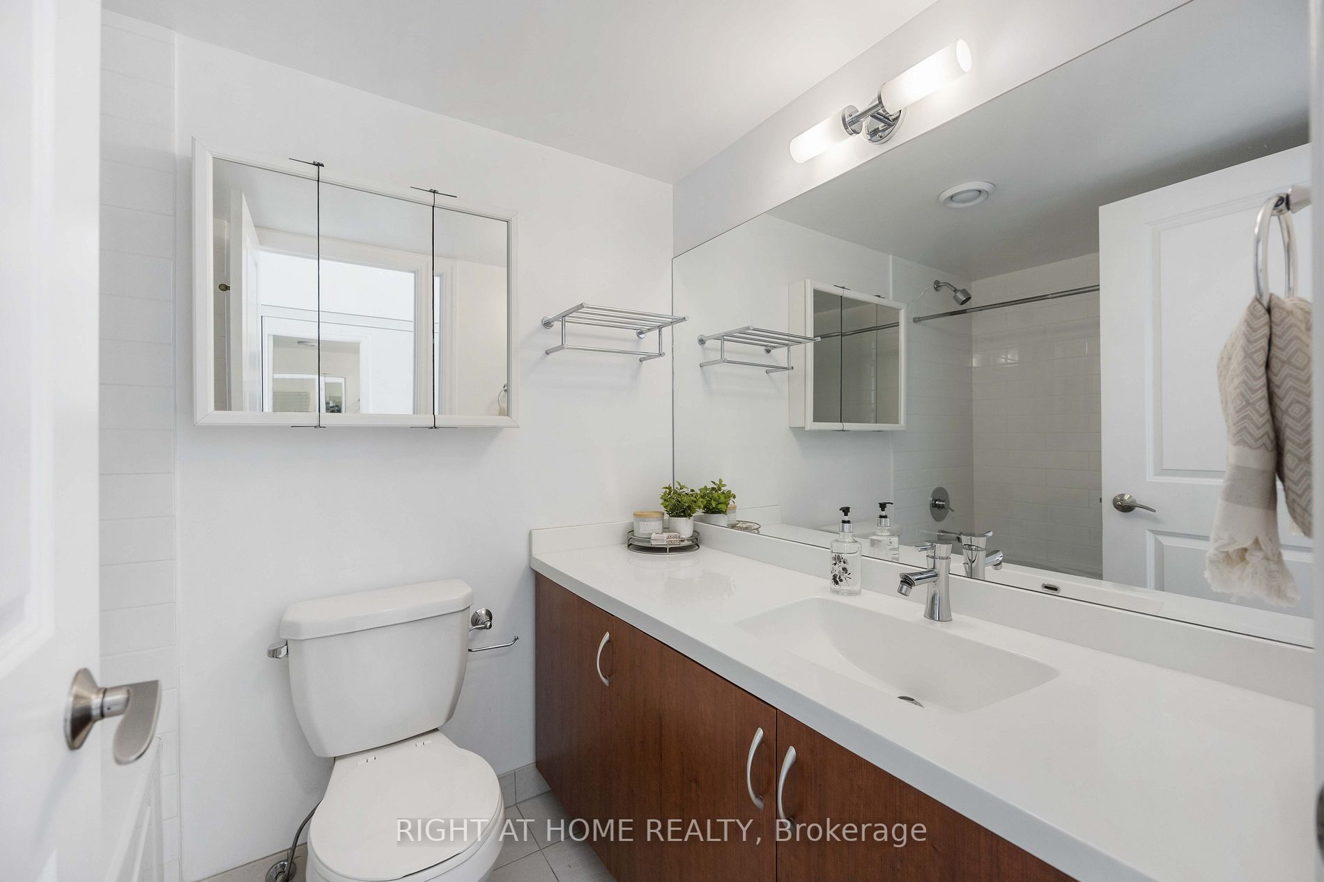 500 W St Clair Ave 1901