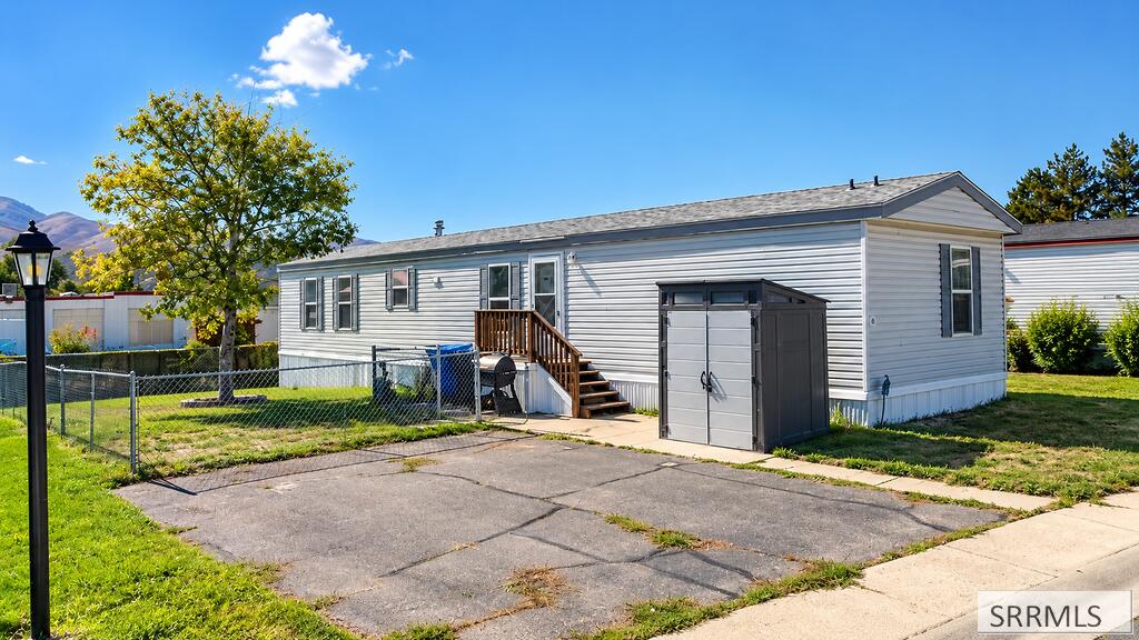 845 Barton Road16 