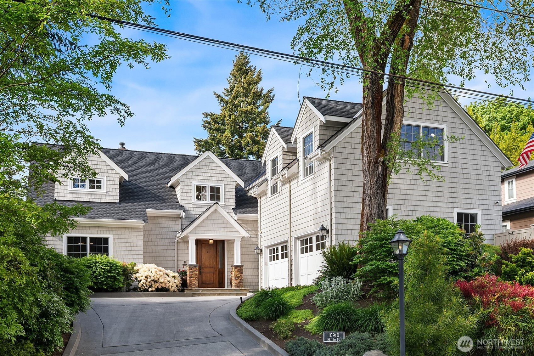 Bellevue - 10910 NE 18th Place