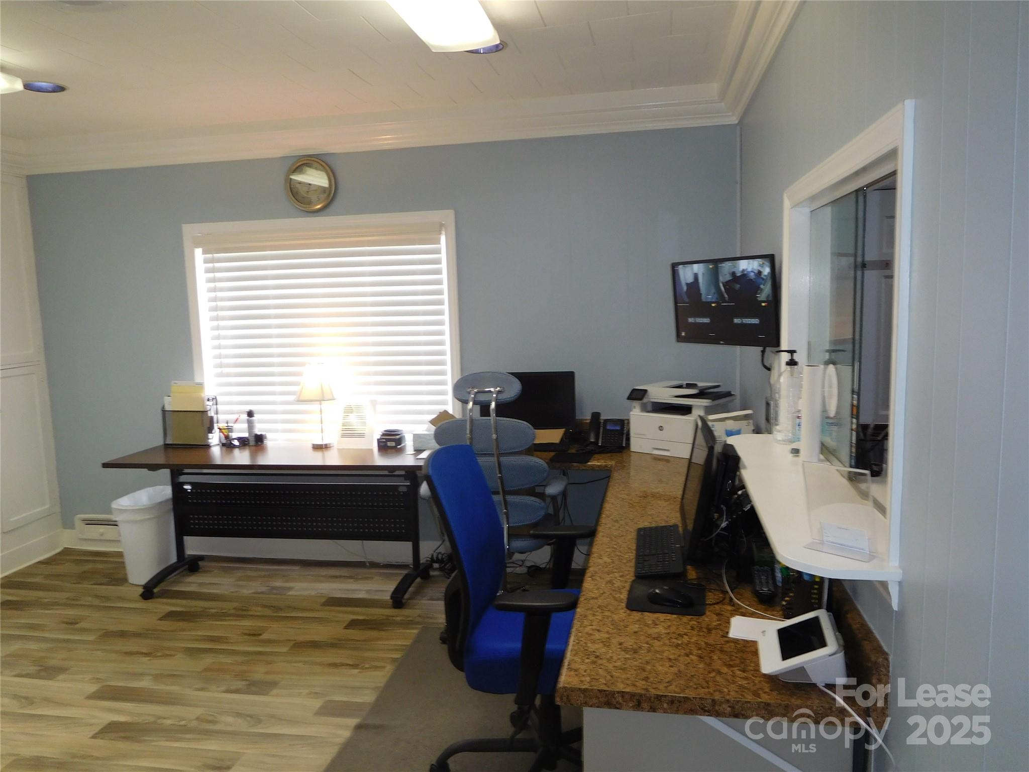 412 S Sutherland Avenue