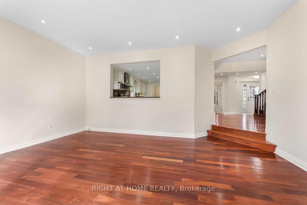 4012 Colonial Dr
