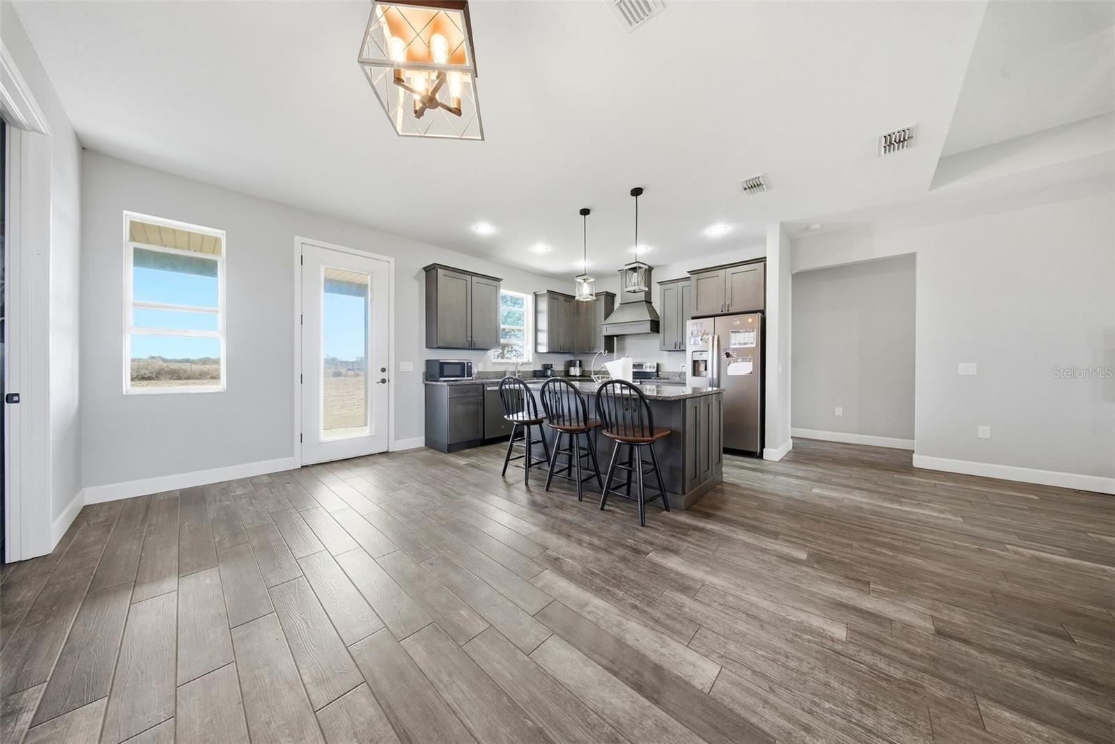3090 80 Foot Road