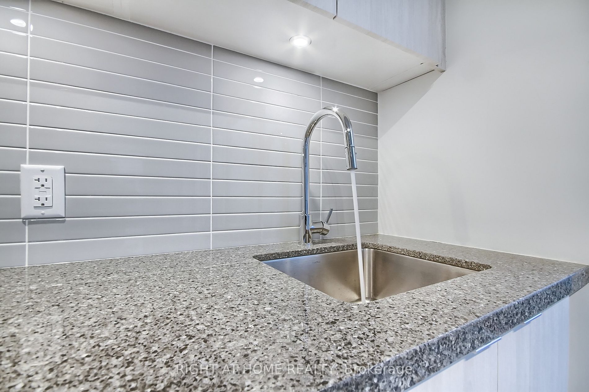 3 Rosewater St 1603W