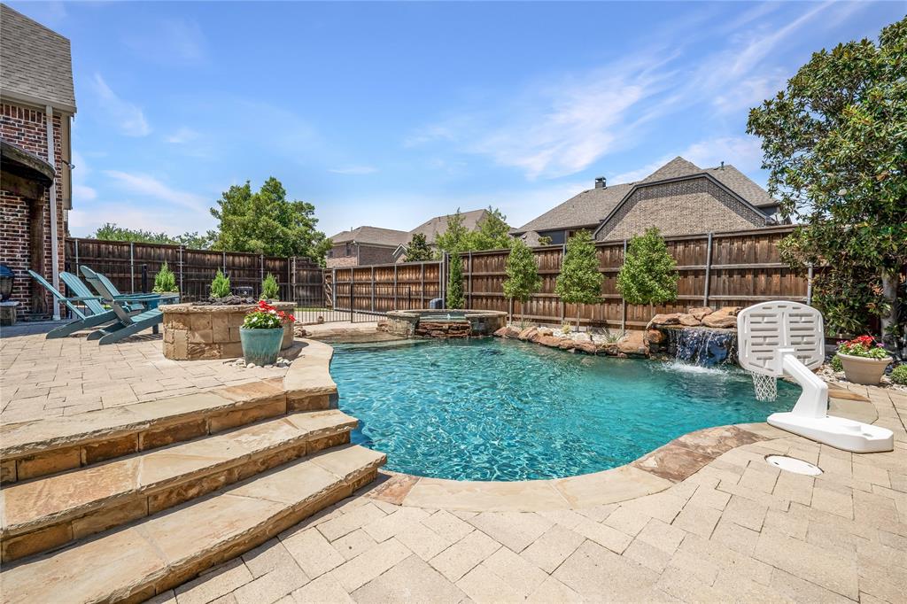 2662 Sharlis, Drive Frisco, TX