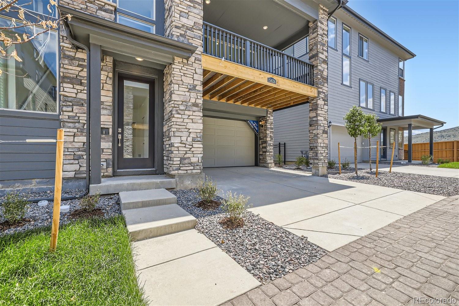 15624 W Girard Avenue