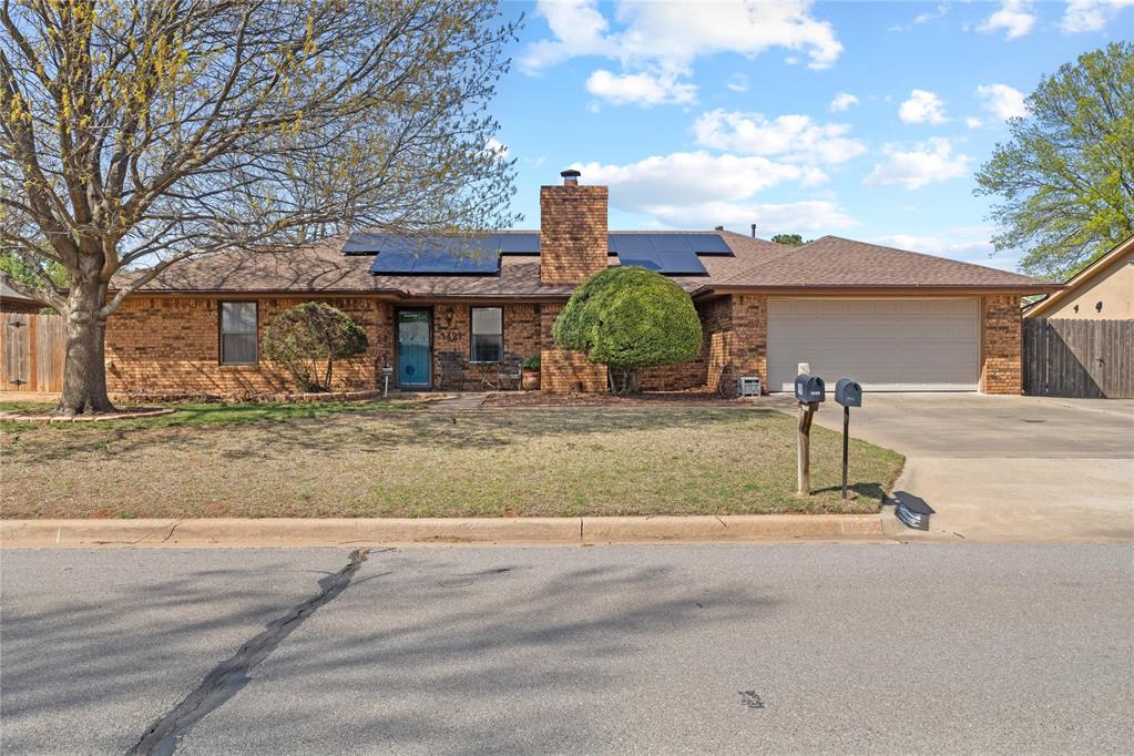 1421 E Quail