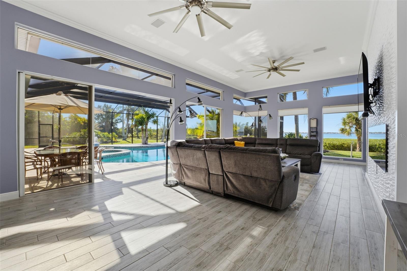 3121 Rivershore Lane