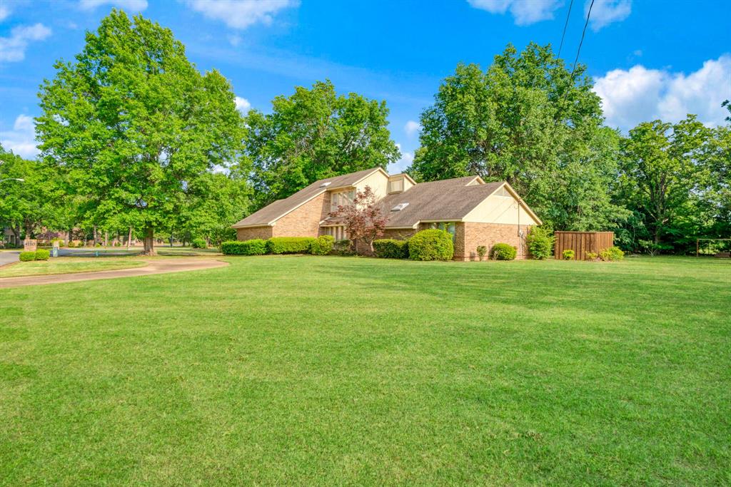 4110 Lakeshore Drive