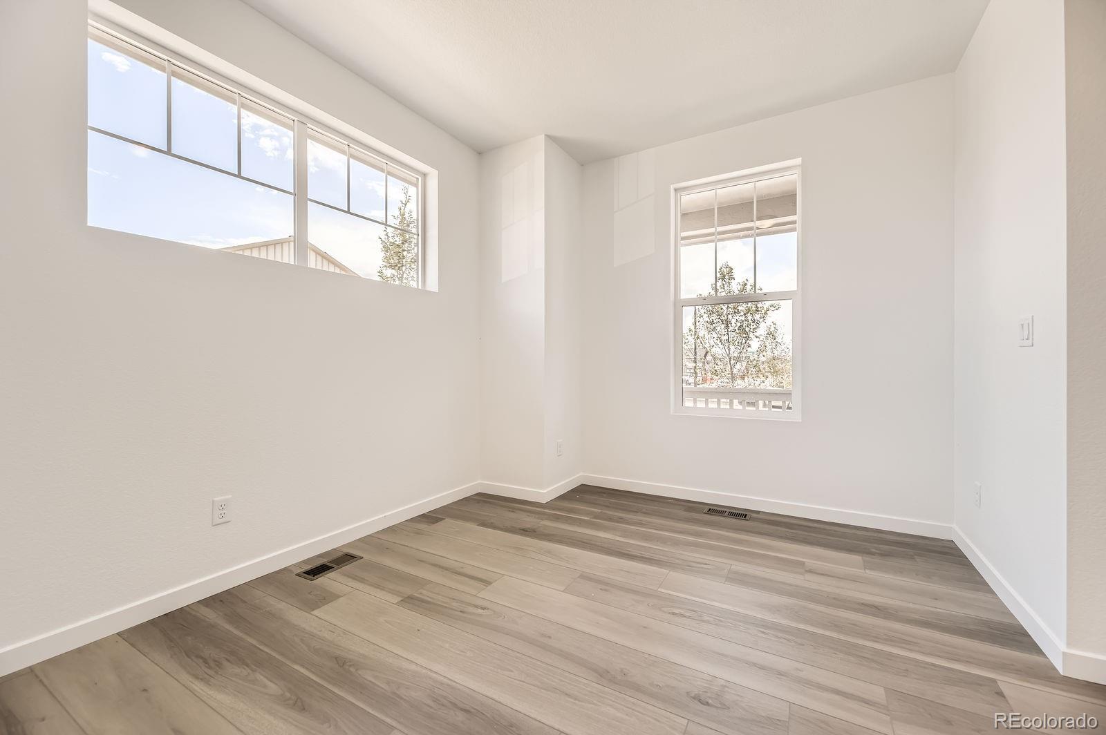 656 N Clubview Street