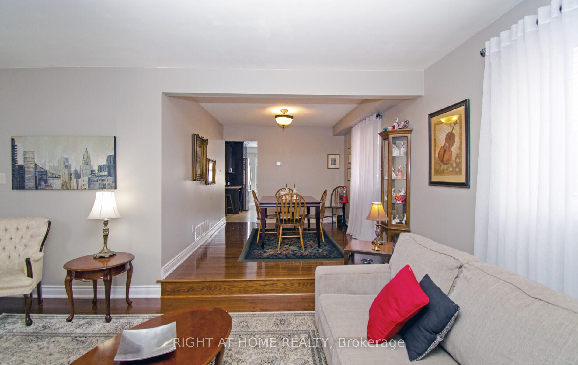 54 Ferguson Pl