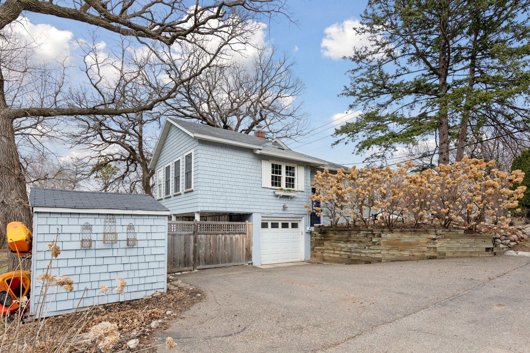 202 Oak Street