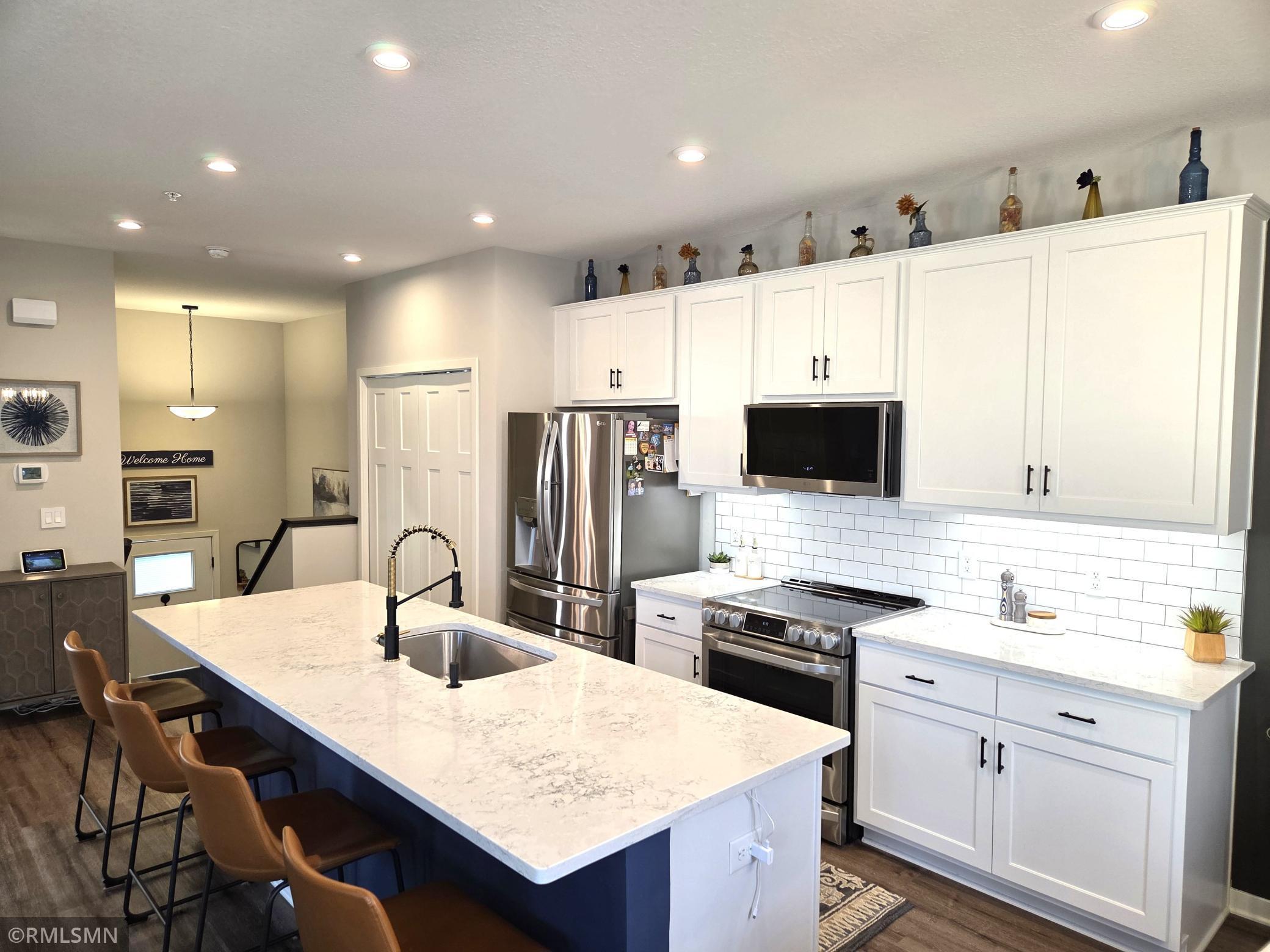 2234 Gateway Curve