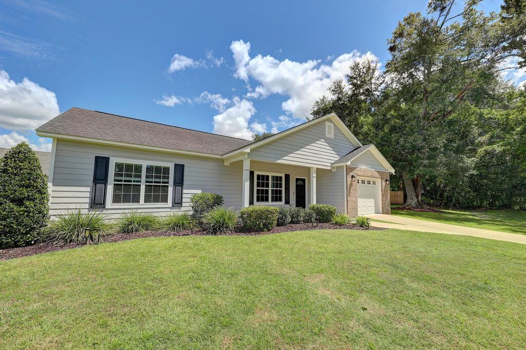 Welcome to this charming 3 bedroom/2 bath home nestled on a quiet cul-de-sac in the desirable Peacock Pointe neighborhood.  Conveniently located near shopping, dining, schools, and everyday amenities.  This home offers both comfort & convenience. Inside, you'll find durable LVP flooring throughout and stylish hard-surface countertops that add a modern touch.  The home has a garage &completely PVC fenced backyard provides a private space for outdoor entertaining, pets, gardening or simply relaxing. A great opportunity to enjoy small neighborhood living in a very popular location! Call today for your tour!