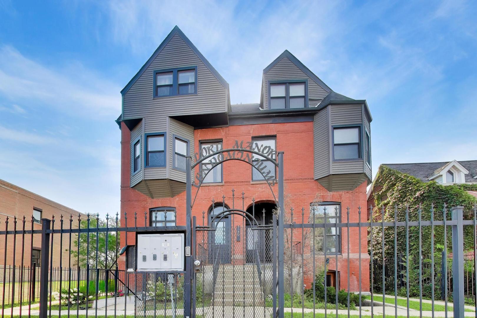 Discover this newly renovated duplex-up condo in the heart of Bronzeville. Featuring three spacious bedrooms with a den and thoughtfully designed bathrooms, this home is part of an exclusive four-unit building that showcases contemporary style and attention to detail throughout. Enjoy your own private rooftop retreat with sweeping views-ideal for entertaining guests or relaxing in peace. A private one-car garage adds both convenience and comfort to this exceptional offering. Don't miss the chance to own this stunning, move-in-ready residence.