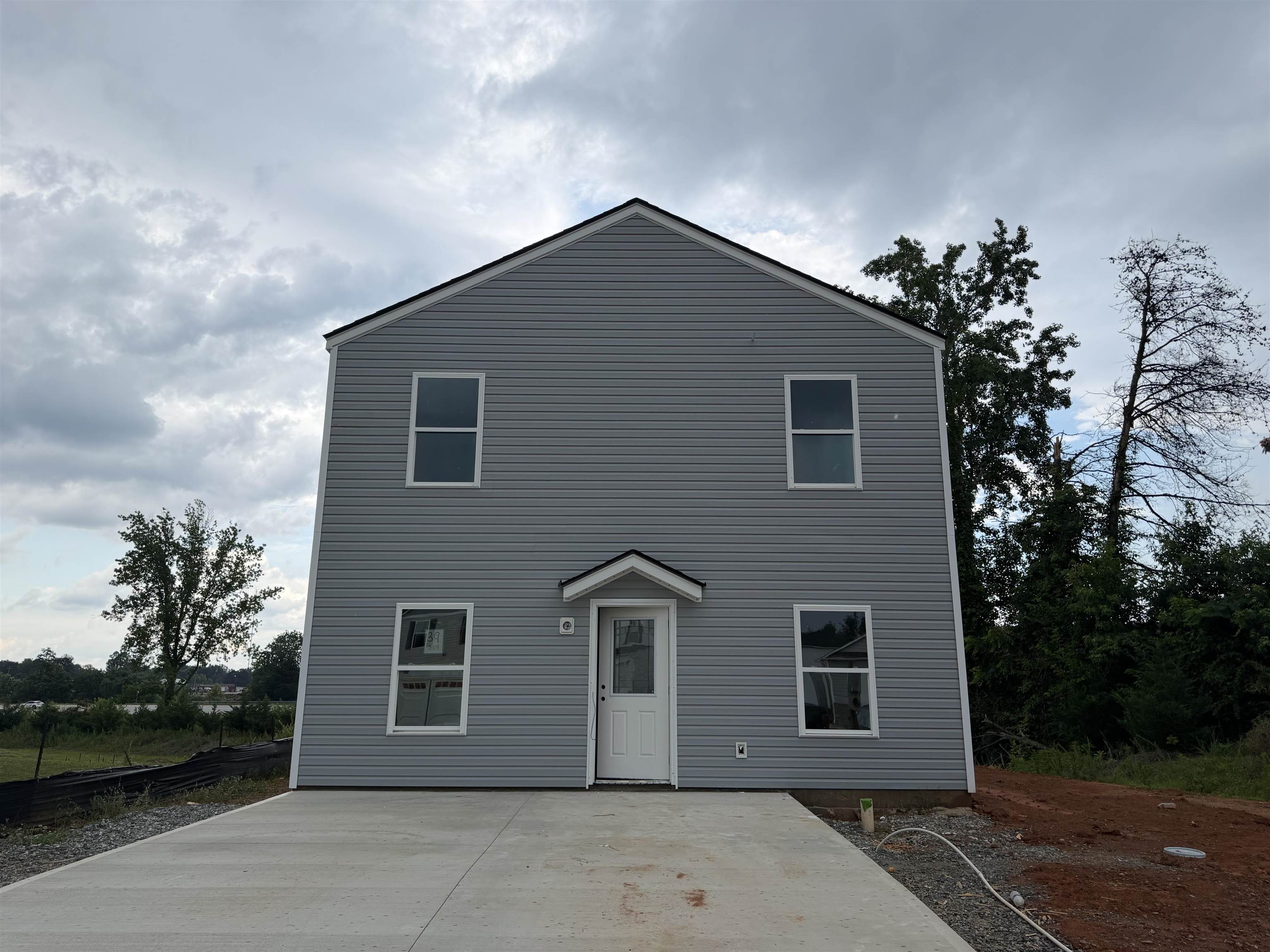 New Construction centrally located in Spartanburg, close to I-26 and I-85. The Branson Plan. Culdesac lot. Fully sodded yard. Must See!