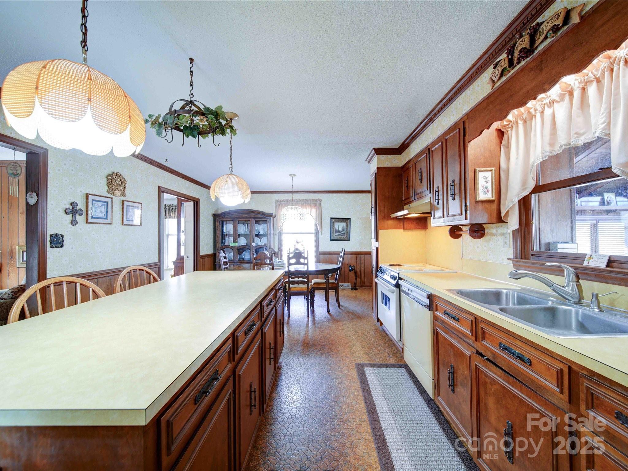 1120 Jug Broome Road
