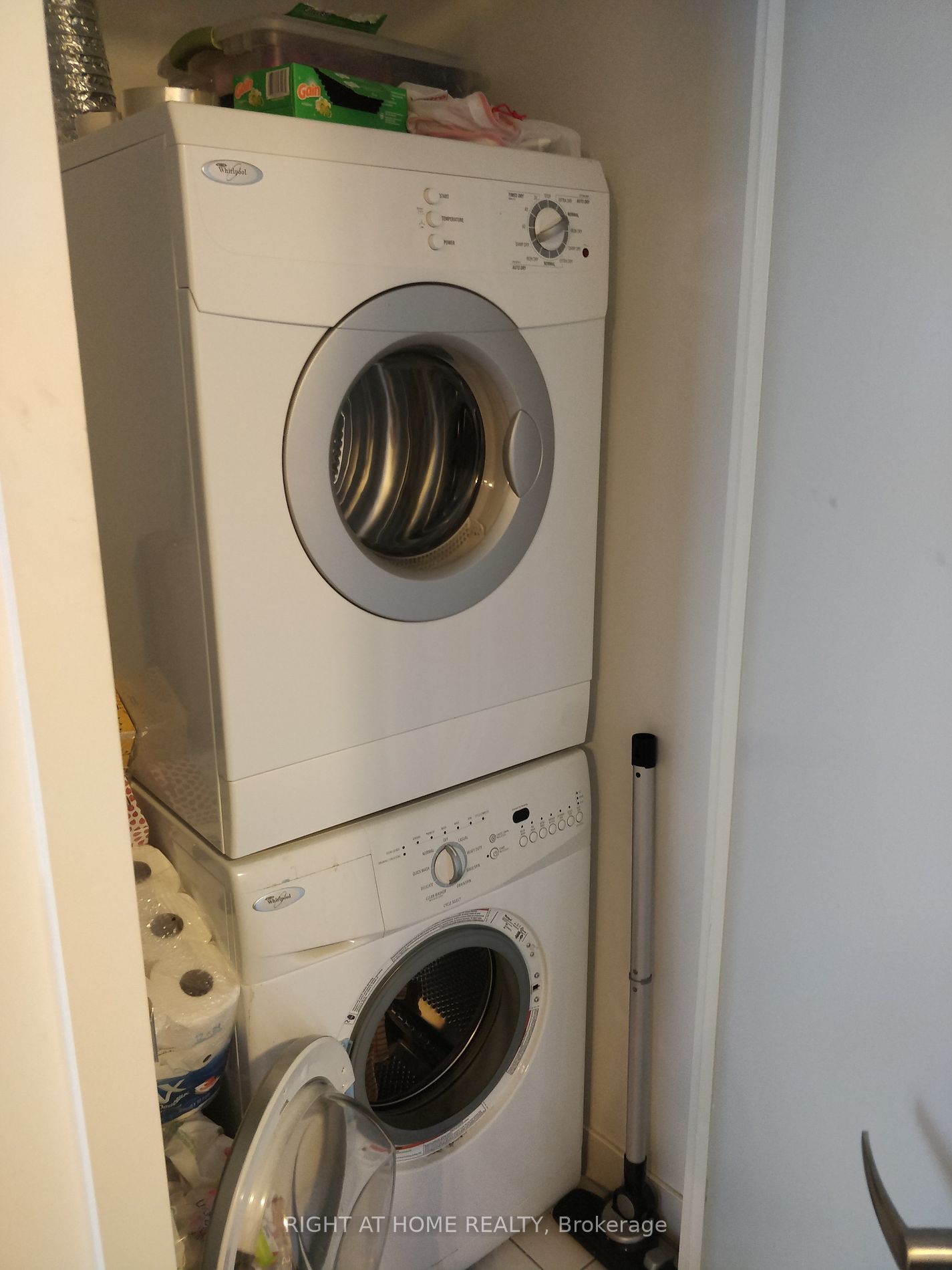 58 Orchard View Blvd 1003