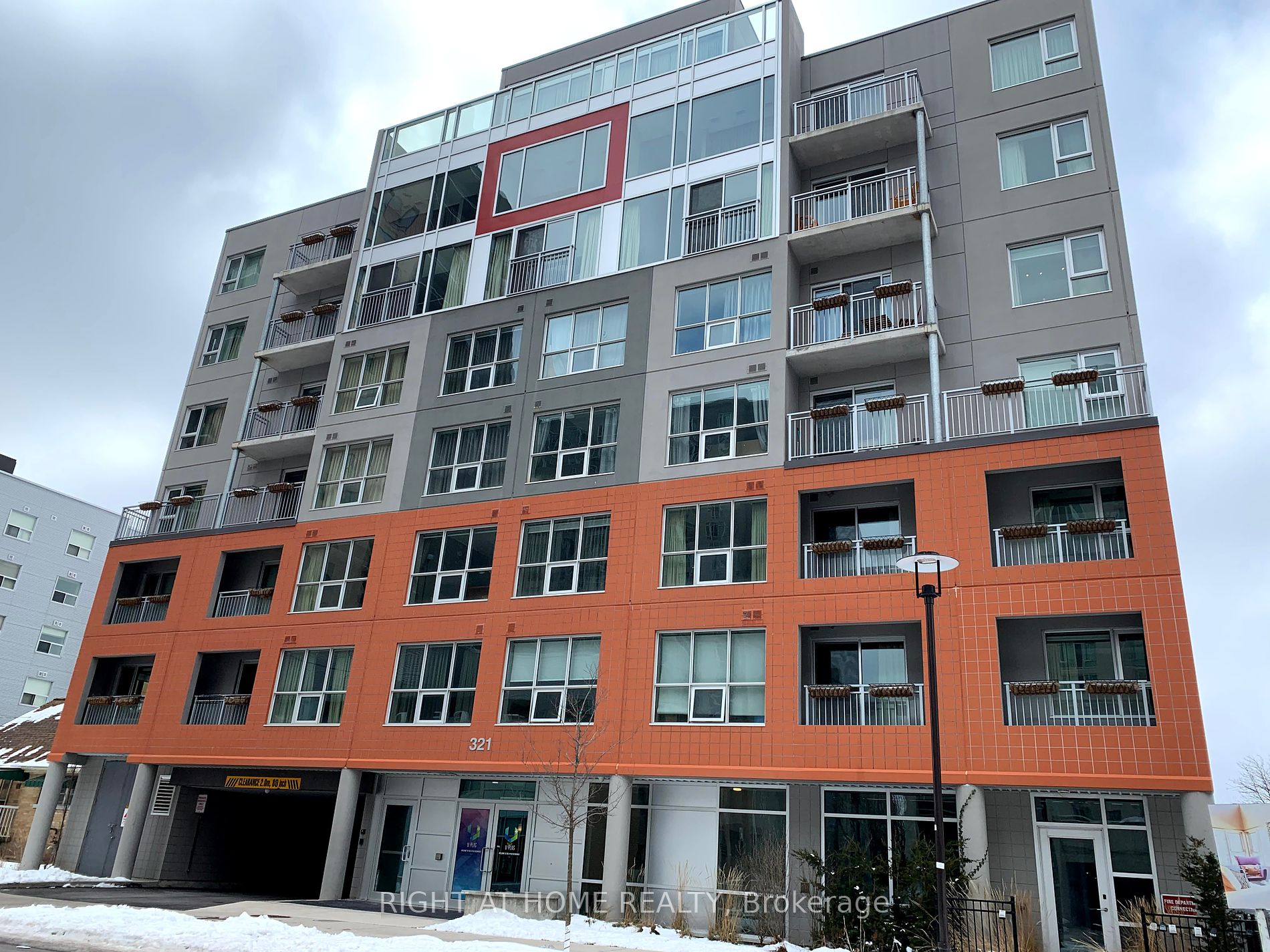 321 Spruce St 608