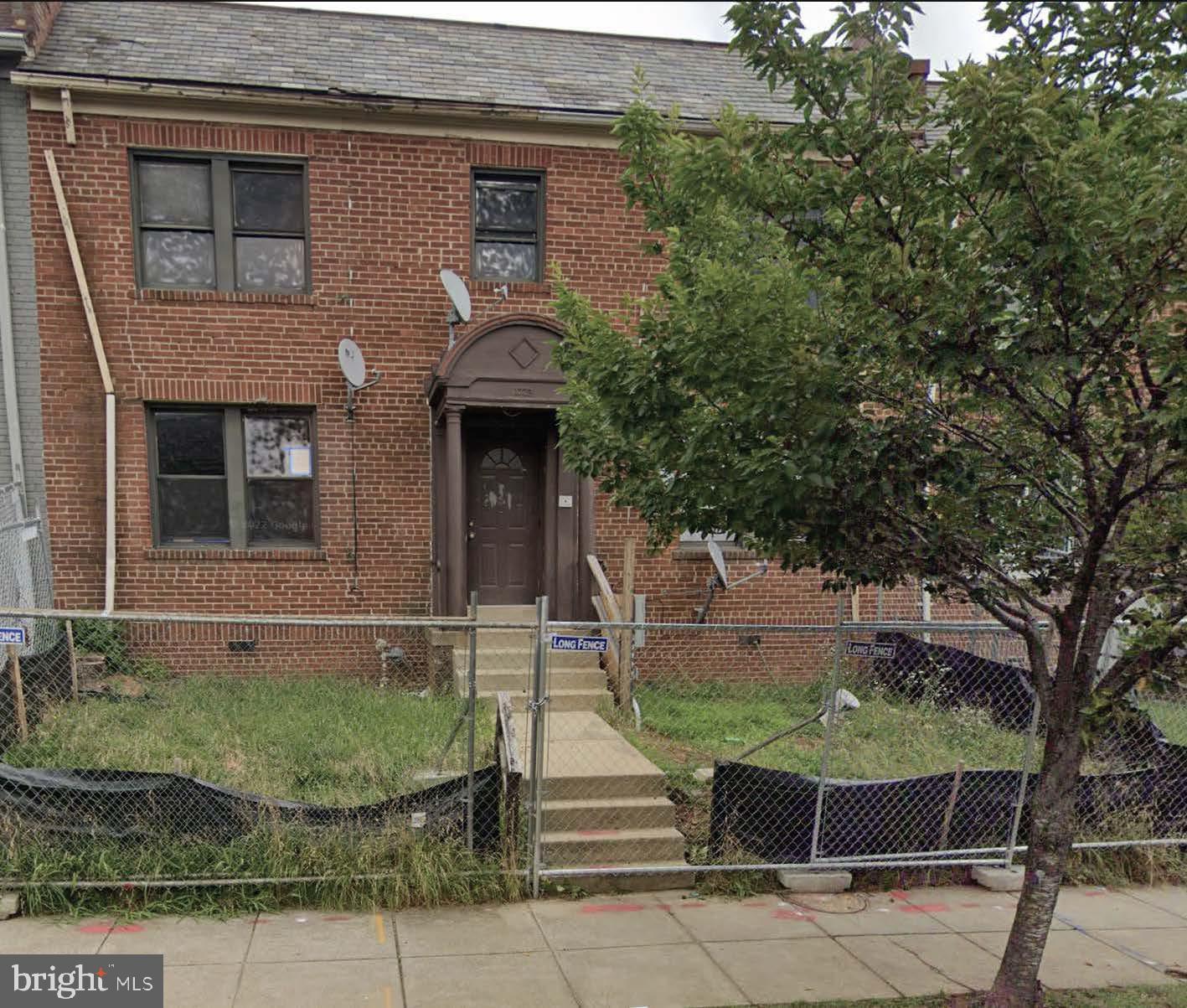 1223 18th Pl NE  