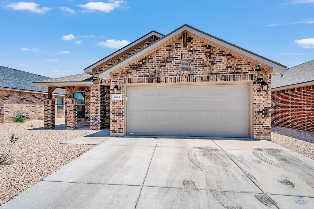 Check out this beautiful 4 bedroom 2 baths featuring a stunning yard perfect for relaxing and entertaining. Don't miss out schedule a tour today!