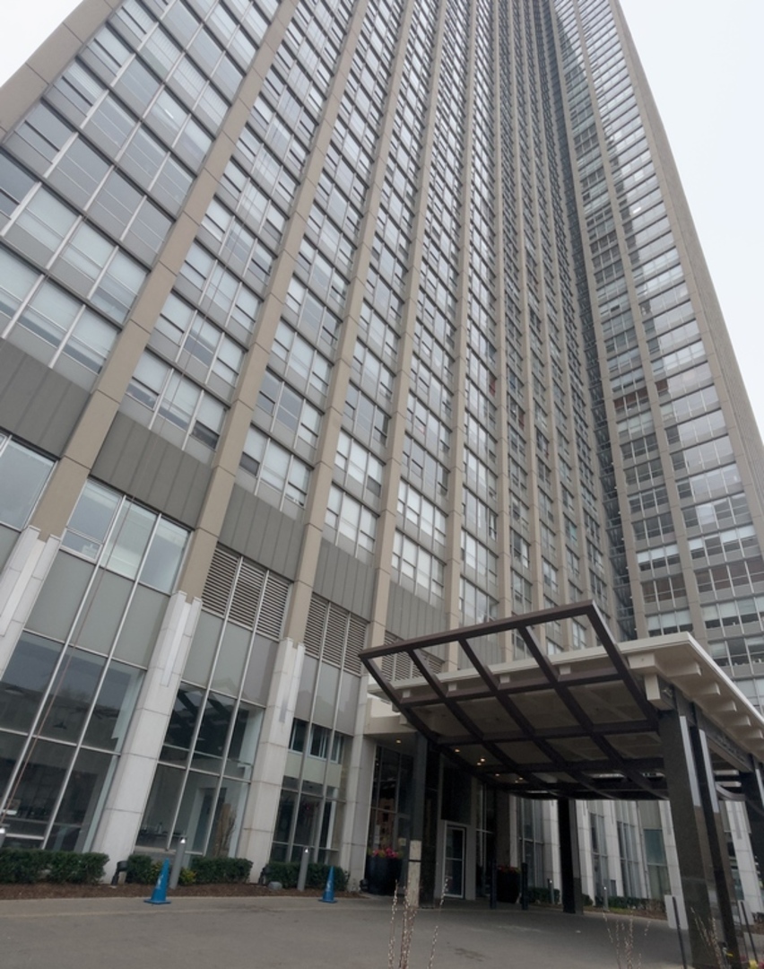 Welcome to this meticulously maintained 1 bedroom, 1 bathroom rental in Lake View at Park Place Tower that is available now! Enjoy stunning, unobstructed Lake Michigan views through oversized north-facing windows that fill the space with natural light.  The open-concept kitchen features a large stone peninsula perfect for entertaining, with high-end appliances-including a refrigerator, oven, microwave, and dishwasher-all newly installed in July 2024. Four custom closets, renovated in Fall 2020, provide exceptional storage and organization. Located in Park Place Tower, a full-amenity building with 24-hour door staff, on-site management, outdoor pool, cabanas, grills, basketball court, fitness center, theater room, party room, business center, and laundry facilities, plus on-site conveniences like a market, dry cleaner, and spa. Just steps from the lakefront, Montrose Beach, Marovitz Golf Course, Wrigley Field, public transportation and vibrant dining and entertainment, this condo delivers the best of city living-with parking options available.