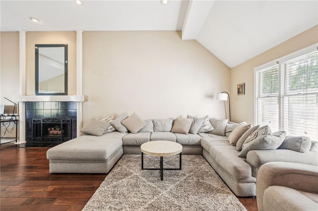 1507 Amesbury Avenue