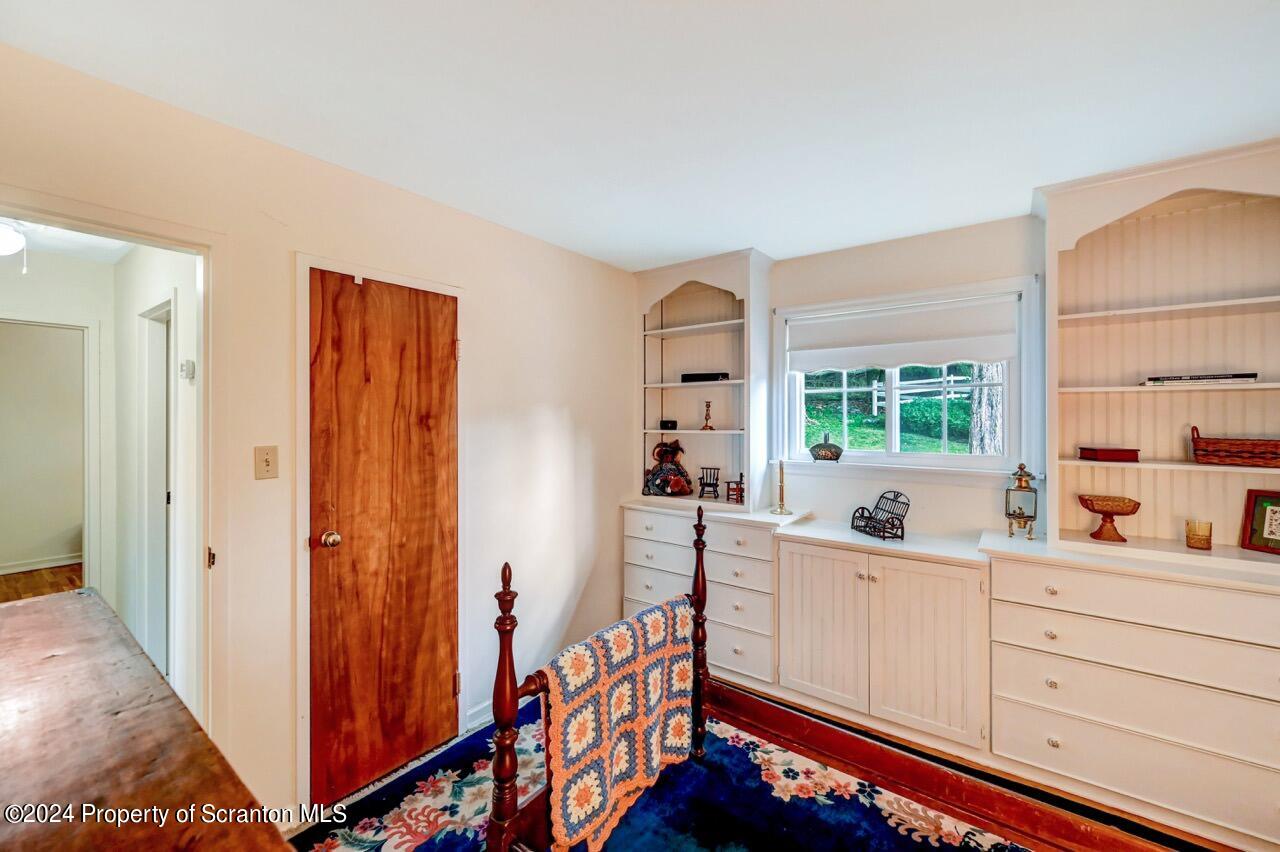 100 Buckhill