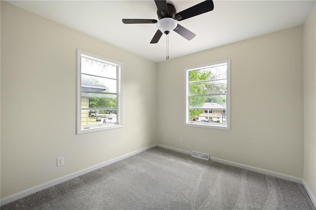 8032 Ne San Rafael Drive