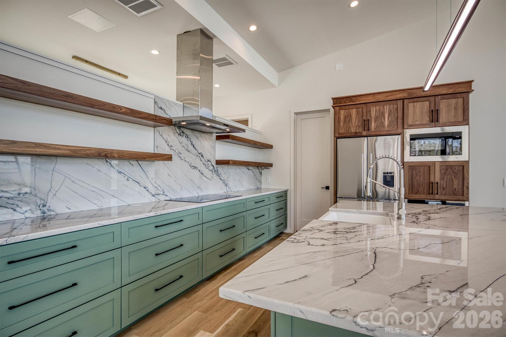 463 Summit Trail