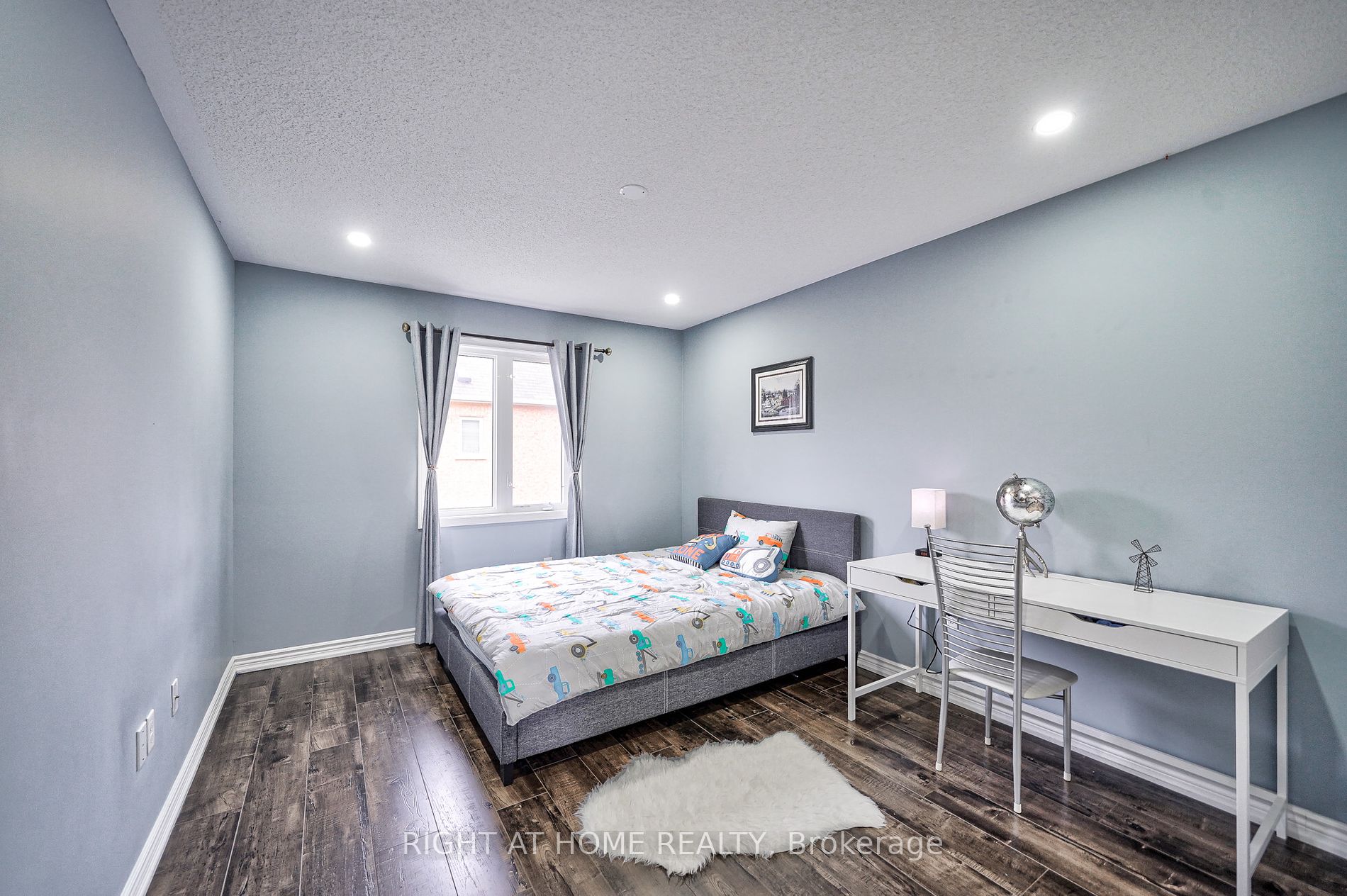 398 Messure Cres