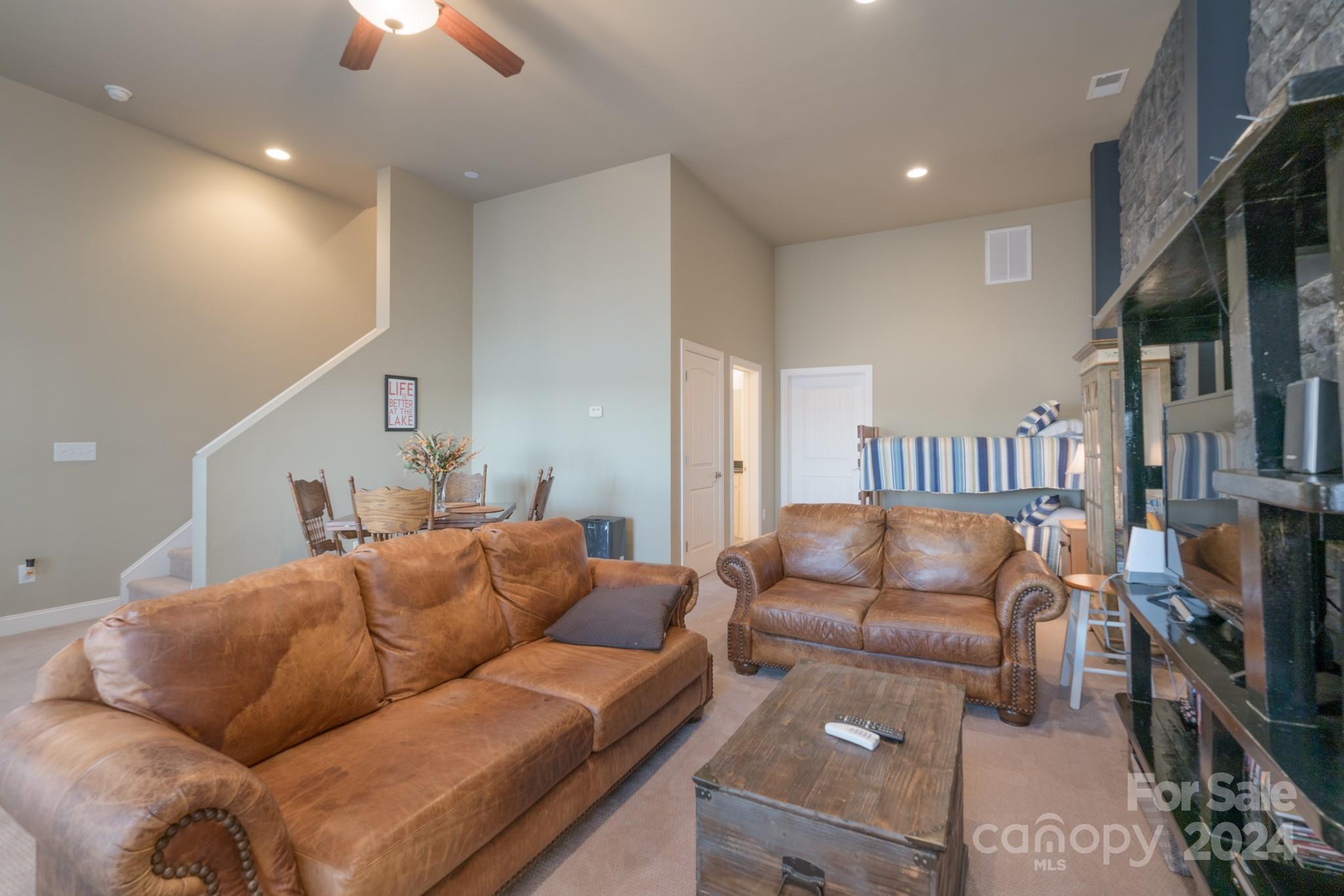 638 Deerfield Road