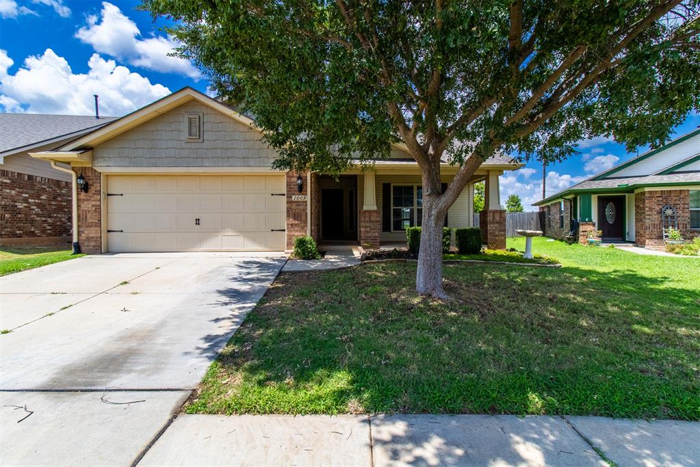 Move-in ready 3 bed 2 bath 2 car on good size lot. Open living, dining, kitchen floor plan, nice size rooms. Outside enjoy the cover porch, covered patio and workshop with electric. Great location and in an addition with a splash pad and community features. Great location in Norman North schools. Close to shopping, medical and I-35 and many other amenities. You won't want to miss this jewel. Seller reserves mineral rights