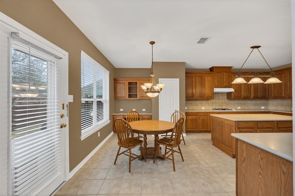 9909 Oakmont Court