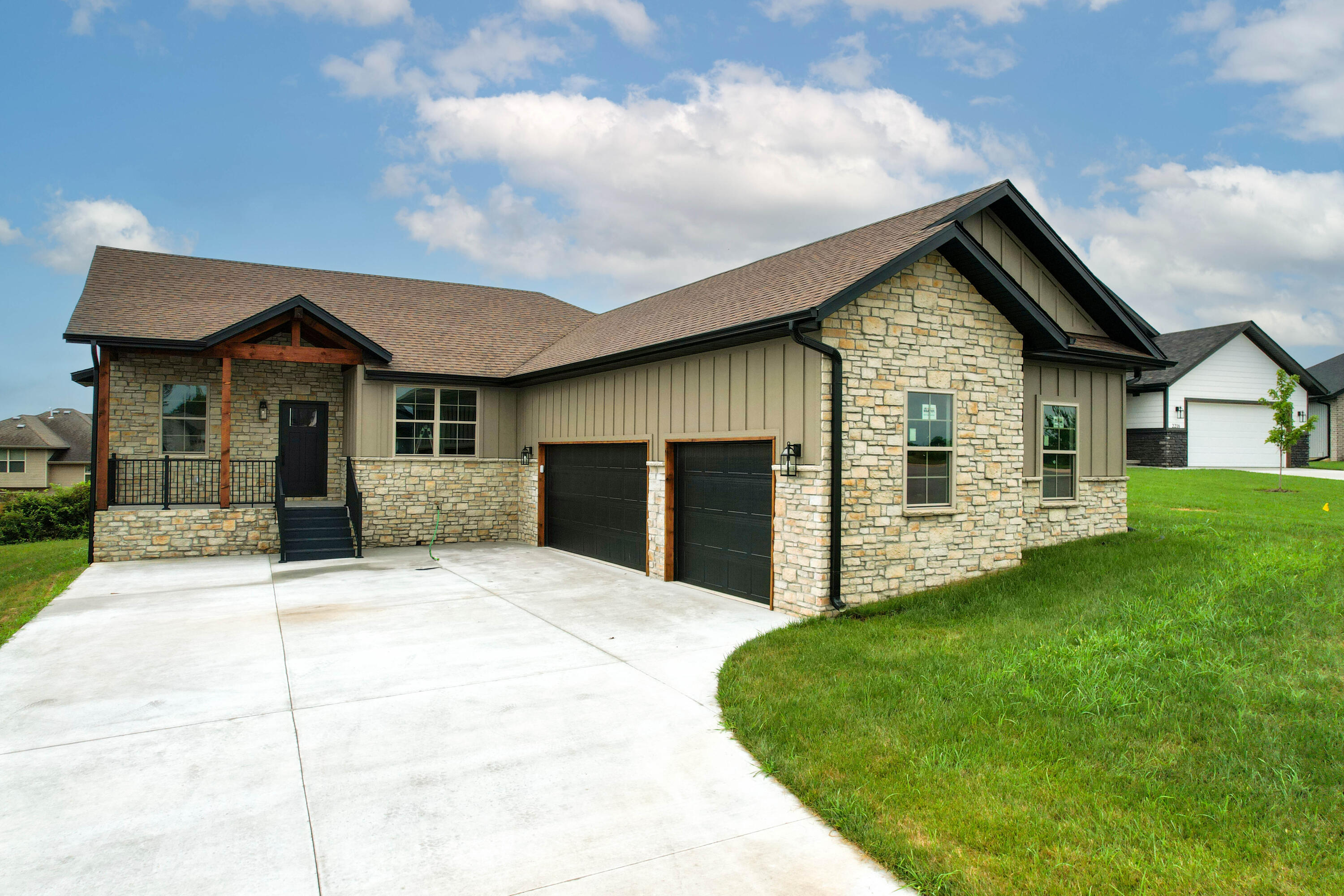 2214 W Braxton Court