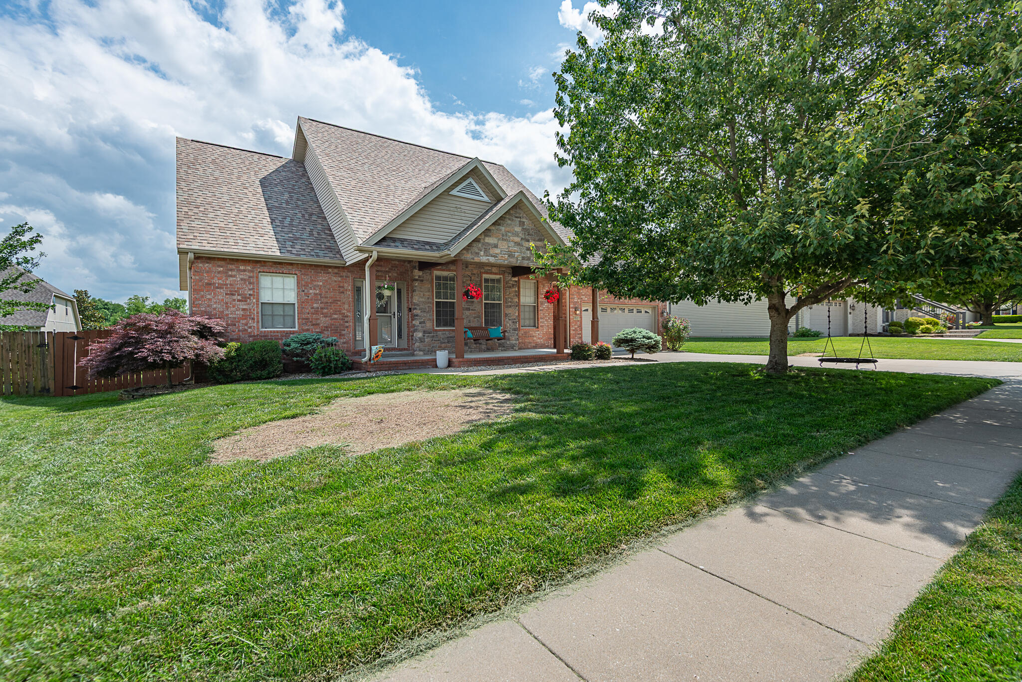 1006 E Cobblestone Drive