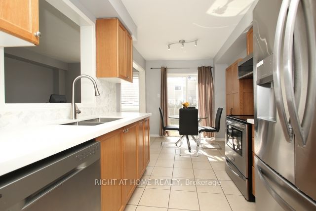 9 Macmillan Ave