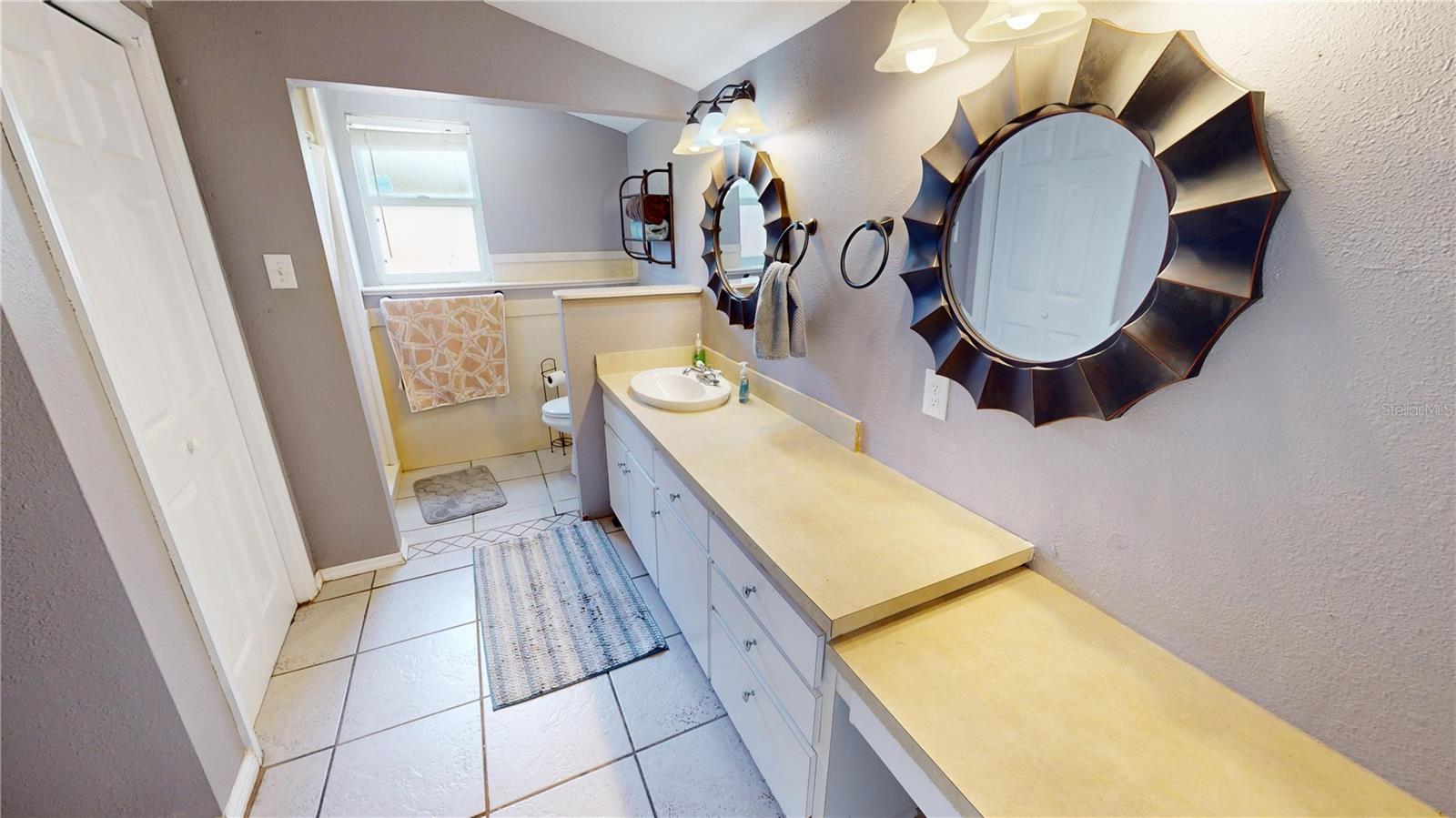 805 W Braddock Street